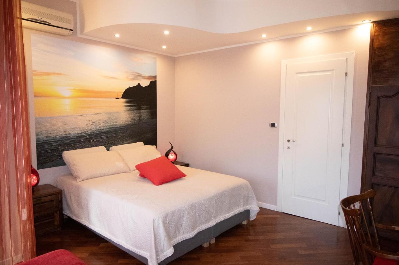 La Casa Di Adele Cagliari B&B Extérieur photo